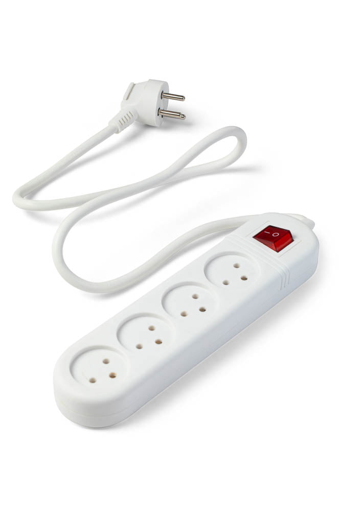 5709موزع/4 مع سلك 1متر و مفتاح  باتيا اوTAMARI## 